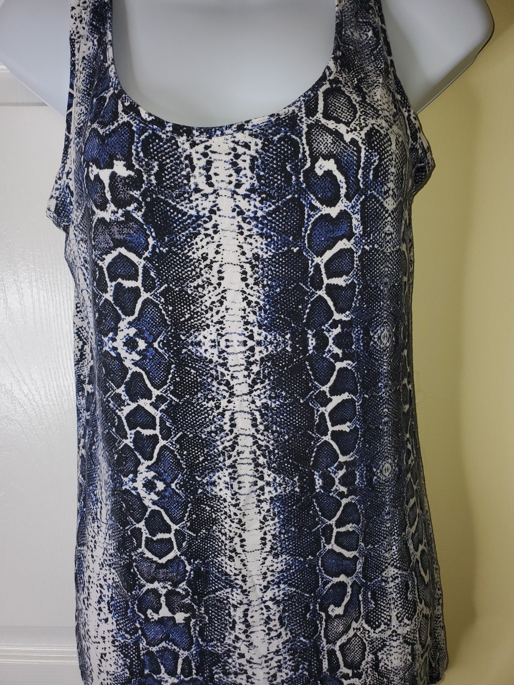 🖤 Lord & Taylor Black & White Snakeskin Print Sleeveless Top | Size M